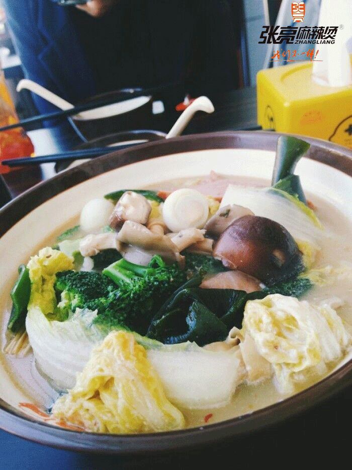 张亮麻辣烫加盟店，小本<a href=/listinfo-4-0.html target=_blank class=infotextkey>餐饮</a>投资好<a href=/listinfo-1-0.html target=_blank class=infotextkey>项目</a>