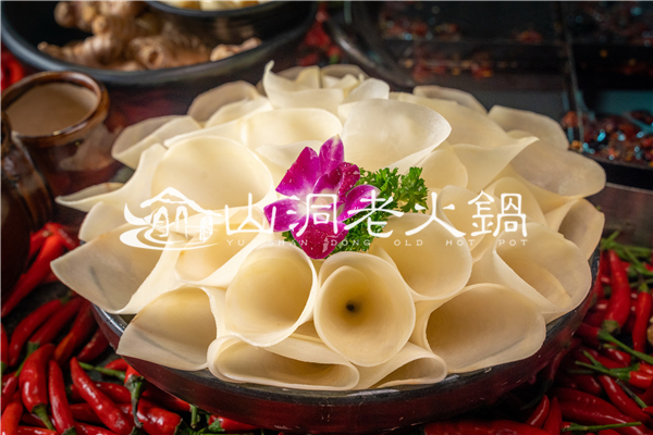 重庆老<a href=/listinfo-22-0.html target=_blank class=infotextkey>火锅</a>哪家最好吃？渝山洞不容错过！