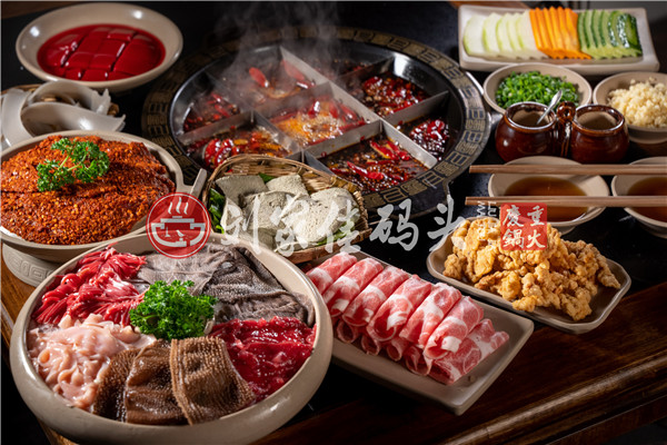重庆老<a href=/listinfo-22-0.html target=_blank class=infotextkey>火锅</a>哪里最好吃？排名前十强的<a href=/listinfo-22-0.html target=_blank class=infotextkey>火锅</a>店