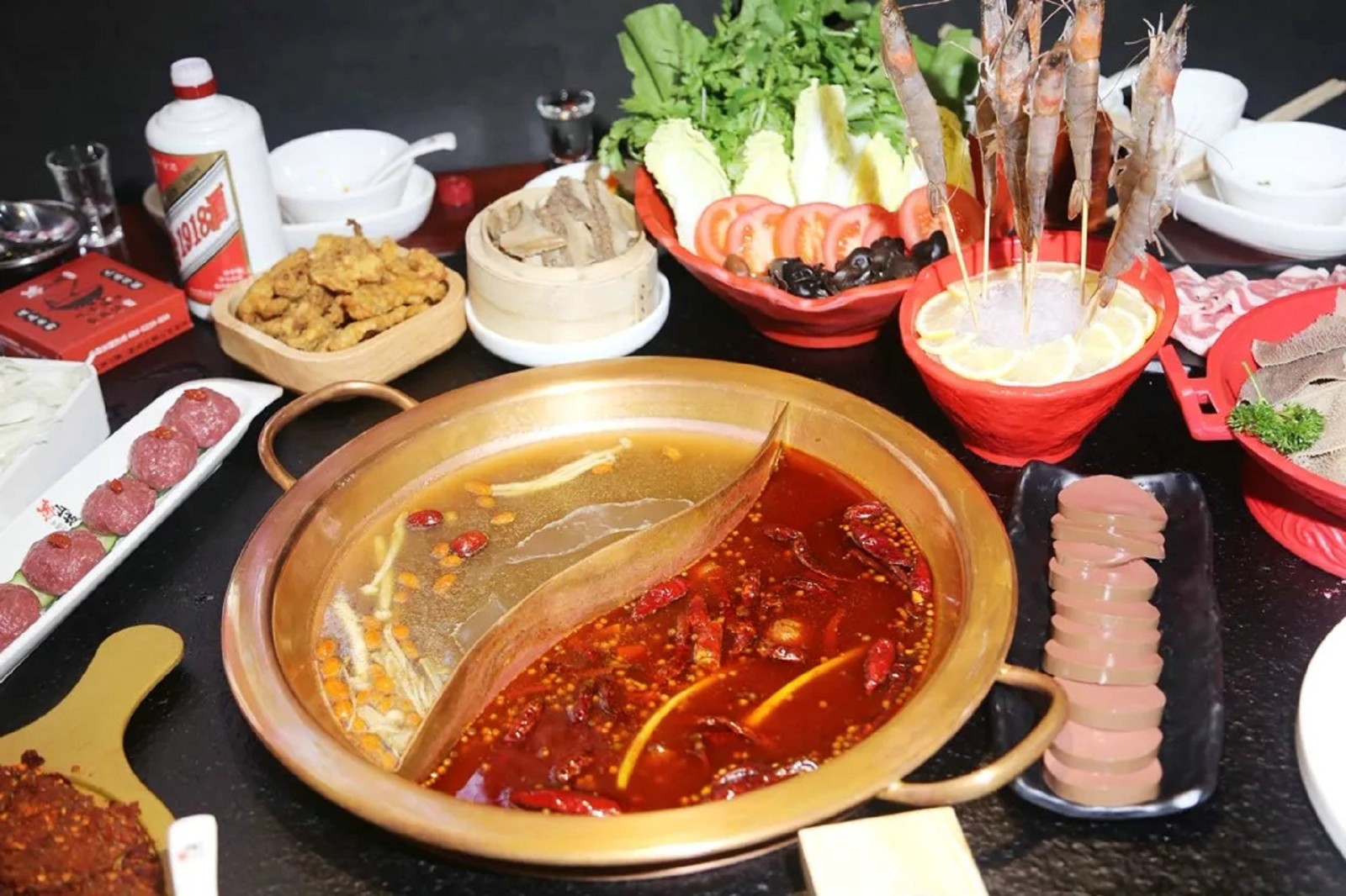 重庆加盟<a href=/listinfo-22-0.html target=_blank class=infotextkey>火锅</a>店那个好？解放碑洞子教你开店前做好万全准备！